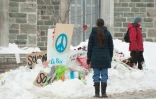 Mémorial en hommage aux victimes du tueur de la mosquée de Québec, le 1er février 2017 dans la cité canadienne