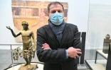 Le directeur du parc archéologique de Pompéi, Massimo Osanna, pose le 25 janvier 2021 à l'Antiquarium, le musée rénové du site, près de Naples