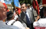 Jeudi 27 Mars 2008

Yves Jego, nouveau secretaire d Etat a l outremer, est arrive en fin de matinee dans l ile pour son premier deplacement