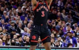 OG Anunoby des Toronto Raptors au shoot contre les Philadelphia 76ers en play-off NBA le 18 avril 2022 Ă la Wells Fargo Center Ă Philadelphie