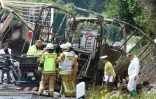 Les pompiers sur le site de l'accident de car meurtrier près de Muenchberg, dans le sud de l'Allemagne, le 3 juillet 2017.