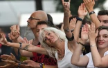 Des fans de Depeche Mode au festival "Les Vieilles Charrues" à Carhaix-Plouguer le 19 juillet 2018 