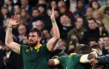 Le deuxième ligne de l'Afrique du Sud Jean Kleyn célèbre la victoire en finale du Mondial contre la Nouvelle-Zélande au Stade de France, près de Paris, le 28 octobre 2023