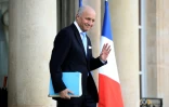 Laurent Fabius à la sortie du conseil des ministres le 10 février 2016 à l'Elysée à Paris