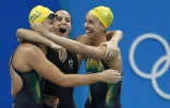 La joie des Australiennes championnes olympiques sur 4x100 m nage libre, aux JO de Rio le 6 août 2016