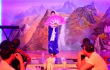 Spectacle de danse traditionnelle dans le restaurant nord-coréen Pyongyang Okryu-gwan, à Dubaï, le 21 septembre 2017