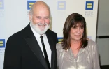 Le réalisateur américain Rob Reiner et son épouse Michele Singer Reiner à Los Angeles, le 30 mars 2019 en Californie