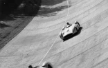 Juan Manuel Fangio (en tête) à Monza, le 13 septembre 1955