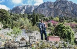 Le chef argentin Mauro Colagreco dans le potager de son restaurant le Mirazur Ă Menton en France, le 13 avril 2019