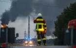 Environ 200 pompiers sont mobilisés pour éteindre l'incendie provoqué par une explosition dans une raffinerie près d'Ingolstadt, le 1er septembre 2018.