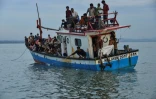 Un bateau transportant des réfugiés rohingyas arrive à Lancok, en Indonésie, le 25 juin 2020