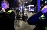 La police arrête un suspect sur les lieux où une personne a été poignardée près du mémorial des Juifs assassinés d'Europe à Berlin le 21 février 2025