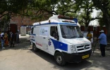 Une ambulance sort de l'hôpital Lok Nayak Jai Prakash, le 11 juin 2020 à New Delhi, en Inde