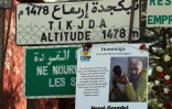 Une affiche en hommage au guide de montagne français Hervé Gourdel à Bouïra (Algérie), près du lieu de son enlèvement, le 10 octobre 2014