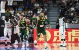 L'intérieur lituanien Jonas Valanciunas (c) lors du match de phase de poules du Mondial contre le Sénégal, à Dongguan en Chine, le 1er septembre 2019