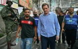 Le maire de Rio de Janeiro Marcelo Crivelle dans la favela de Rocinha, le 27 septembre 2017 