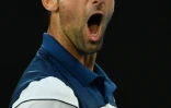 Le Serbe Novak Djokovic face au Sud-Coréen Chung Hyeon en 8e de finale de l'Open d'Australie, le 22 janvier 2018 à Melbourne 