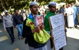 Des manifestants rendent hommage à Kamel Eddine Fekhar, un militant des droits humains mort en détention, le 31 mai 2019 à Alger