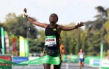 L'Éthiopienne Tigist Memuye gagne le Marathon de Paris le 17 octobre 2021.