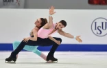 Les Français Gabriella Papadakis et Guillaume Cizeron lors de la danse rythmique de l'Euro de patinage artistique, à Graz en Autriche, le 23 janvier 2020