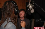 Samedi 27 septembre 2008 -

Cali et Thierry Gauliris du groupe Baster ont enregistré un duo dans un studio de Marseille. Le morceau figurera dans le prochain album de Baster (Imaz Press Réunion)