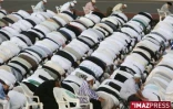 Mercredi 1 Octobre 2008

Saint-Denis - La prière de l'Aid el filtr a réuni des centaines de Musulmans au vélodrome pour célébrer la fin du ramadan