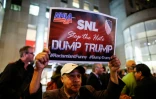 Manifestation contre la participation de Donald Trump à SNL, le 4 novembre 2015, à New York 