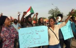 Des Soudanaises manifestent contre la transition militaire annoncée après la destitution du président Béchir, à Khartoum, le 11 avril 2019
