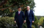 Le président américain Joe Biden et son homologue chinois Xi Jinping après une réunion dans le cadre de la semaine des dirigeants de la Coopération économique Asie-Pacifique (APEC), le 15 novembre 2023 à Woodside, en Californie