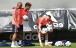 Douglas Costa, David Alaba et Franck Ribéry lors d'un entraînement du Bayern, le 4 avril 2016 à Munich