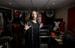 Le DJ star français Bob Sinclar dans son studio, le 14 mai 2020 à Paris