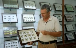 Altin Hila, agronome et collectionneur, dans son musée des papillons à Divjake, au sud-ouest de Tirana, le 27 mai 2024 en Albanie