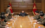 Le dirigeant nord-coréen Kim Jong préside une réunion le la Commission militaire du Parti des travailleurs, le 10 avril 2023 à Pyongyang