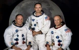 Neil Armstrong, Michael Collins et Buzz Aldrin (de gauche à droite), le 30 mars 1969 au centre spatial Kennedy
