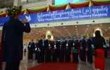 Des membres de l'ethnie pao, venus du sud de la Birmanie, participent à la conférence de paix ouverte le 31 août 2016 à Naypyidaw