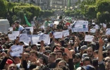 Plusieurs dizaines de milliers d'Algériens défilent dans le centre d'Alger, le 1er mars 2019