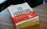 La couverture du livre "Les Fossoyeurs", qui a révélé un scandale sur des maltraitances dans un groupe gérant des Ehpad, photographié le 1er février 2022 à Paris après sa sortie