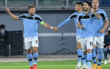 L'attaquant de la Lazio, Ciro Immobile (g), fête son but avec ses coéquipiers lors du match de groupes de la Ligue des champions face à Dortmund, à Rome, le 20 octobre 2020