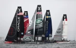 Les bateaux Oracle Team USA, Emirates Team New Zealand, Land Rover BAR, Artemis Racing et Groupama Team France lors des America's Cup World Series à Fukuoka, le 20 novembre 2016