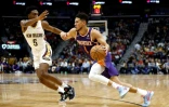 Devin Booker, des Phoenix Suns, contre les New Orleans Pelicans en NBA le 15 mars 2022 au Smoothie King Center à la Nouvelle-Orléans