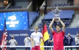 L'Autrichien Dominic Thiem, vainqueur de l'US Open face à l'Allemand Alexander Zverev (2-6, 4-6, 6-4, 6-3, 7-6 (8/6), le 13 septembre 2020 à New York