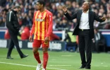 Antoine Kombouaré, alors entraîneur de Lens, lors du match de L1 contre le Paris Saint-Germain, le 7 mars 2015 au Parc des Princes