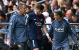 La sortie sur blessure  de l'attaquant du PSG Khvicha Kvaratskhelia, face à Lens , le 14 septembre 2025 au Parc des Princes