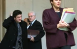 Le ministre délégué à l'Enseignement professionnel Jean-Luc Mélenchon, le Premier ministre Lionel Jospin, et la ministre de l'Environnement Dominique Voynet (de G à D) quittent, le 15 novembre 2000 le palais de l'Elysée à Paris