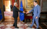 Le président du Conseil européen Antonio Costa accueille le nouveau Premier ministre belge Bart De Wever lors d'une réunion des dirigeants de l'UE à Bruxelles, le 3 février 2025