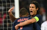 Les joueurs du PSG Edinson Cavani et Kylian Mbappé buteurs lors de la victoire sur Dijon 4-0 en avant dernière journée de L1 le 18 mai 2019