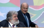 Chuck Blazer (g), alors secrétaire général de la Concacaf, et Sepp Blatter, président de la Fifa, lors du 61e congrès de l'instance internationale, le 1er juin 2011 à Zurich