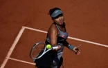 La jouesue japonaise de tennis Naomi Osaka lors de son match contre la Roumaine Patricia Maria Tig lors du premier tour du tournoi de Roland Garros, le 30 mai 2021 Ă Paris
