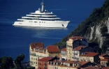 Le yacht du milliardaire russe Roman Abramovitch, L'Eclipse, arrive dans la baie de Nice, le 4 septembre 2013
