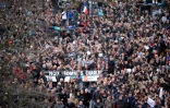 Des manifestants participent à une grande marche "républicaine" , le 11 janvier 2015 à Paris